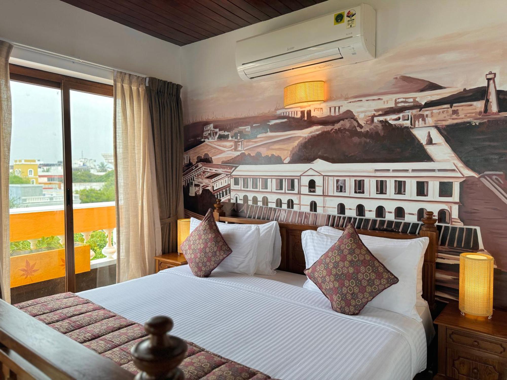 פונדיצ'רי La Plage Seaview Suites מראה חיצוני תמונה