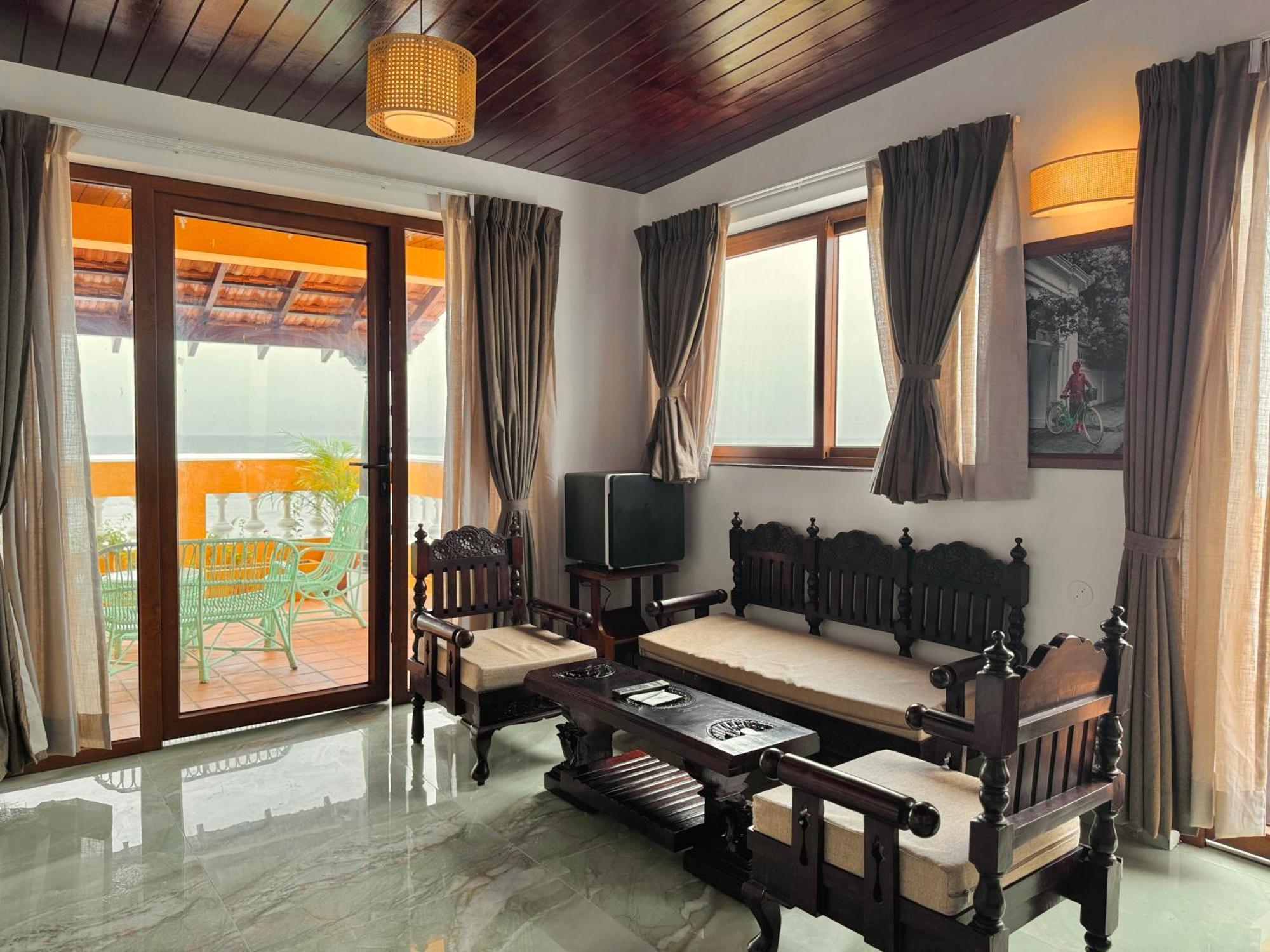 פונדיצ'רי La Plage Seaview Suites מראה חיצוני תמונה