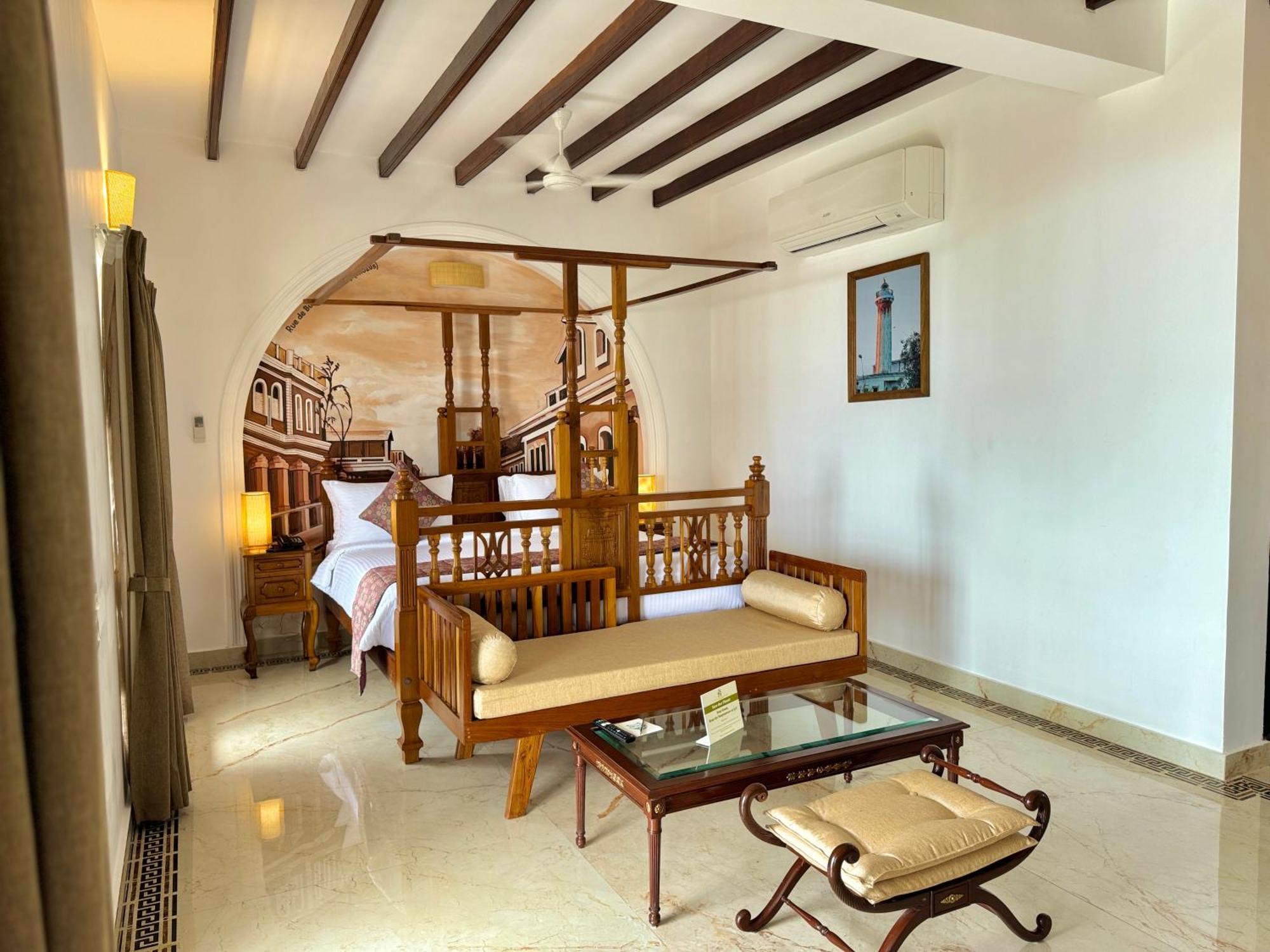 פונדיצ'רי La Plage Seaview Suites מראה חיצוני תמונה