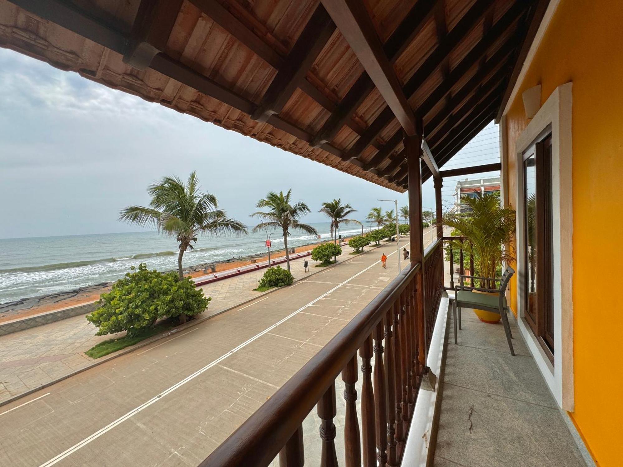 פונדיצ'רי La Plage Seaview Suites מראה חיצוני תמונה