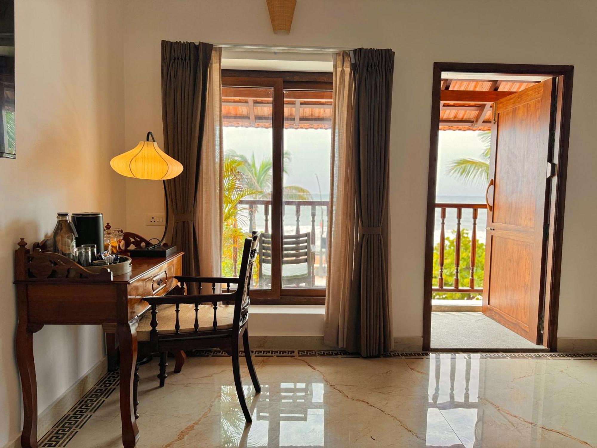 פונדיצ'רי La Plage Seaview Suites מראה חיצוני תמונה