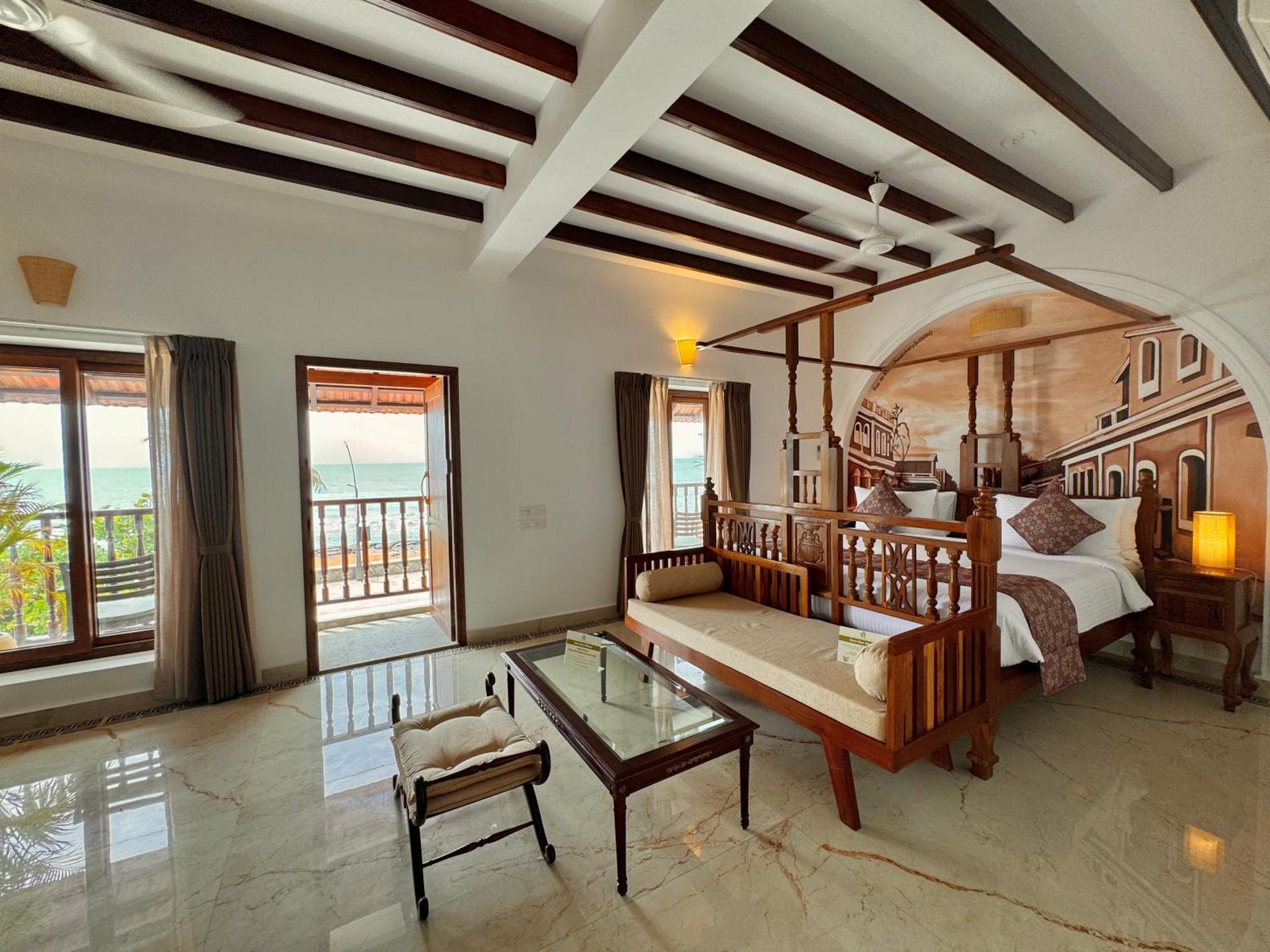 פונדיצ'רי La Plage Seaview Suites מראה חיצוני תמונה
