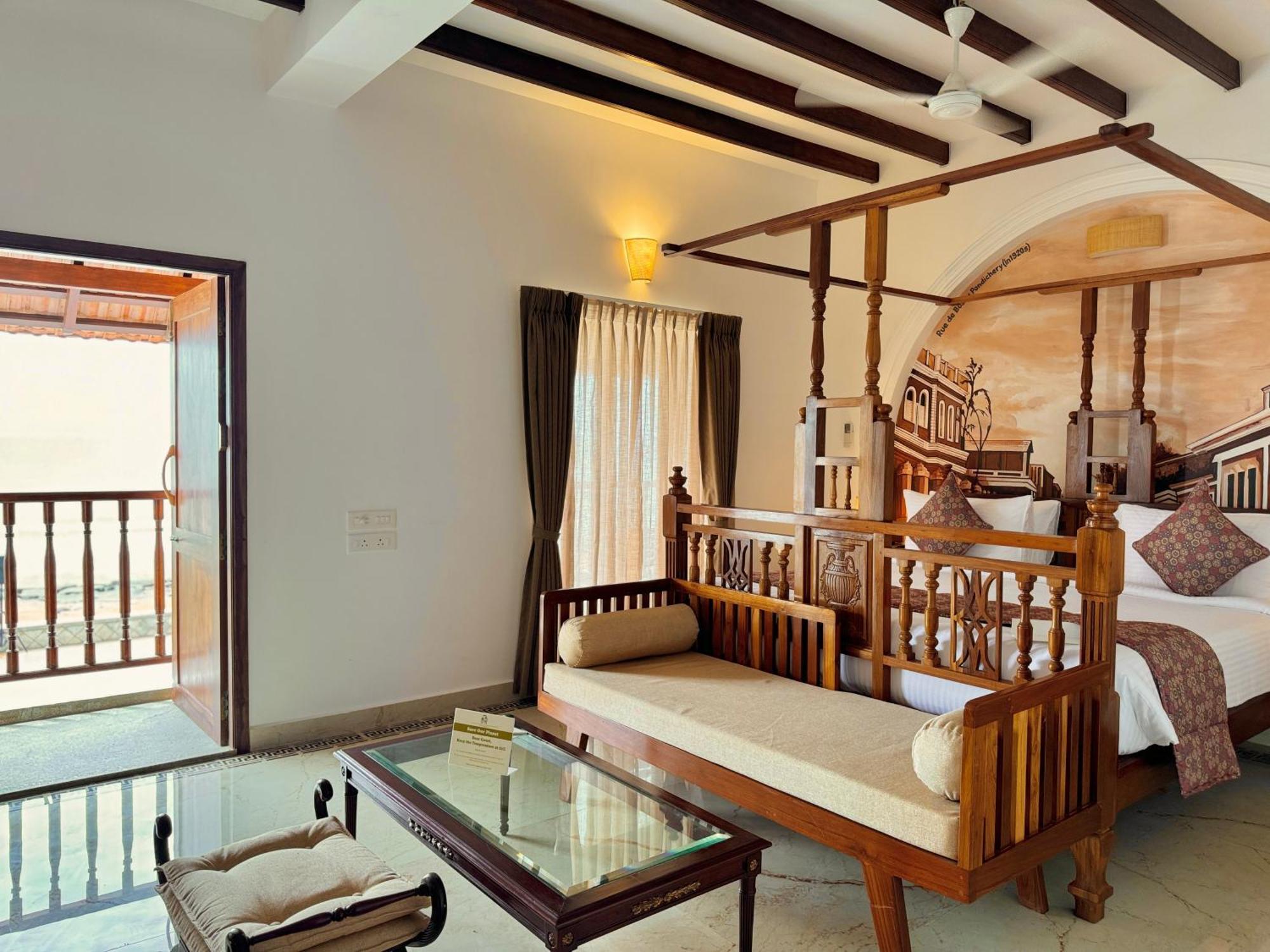 פונדיצ'רי La Plage Seaview Suites מראה חיצוני תמונה