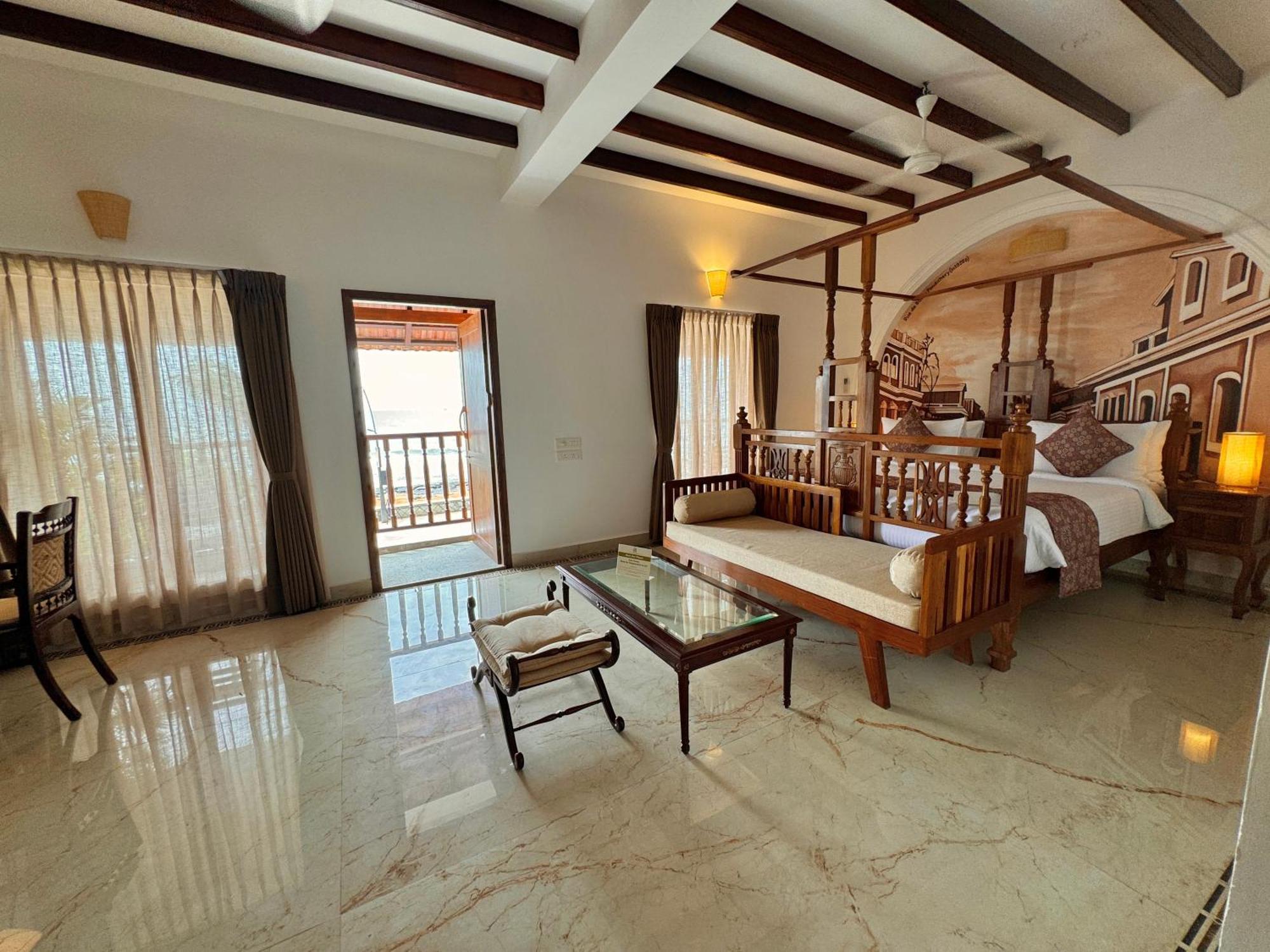 פונדיצ'רי La Plage Seaview Suites מראה חיצוני תמונה