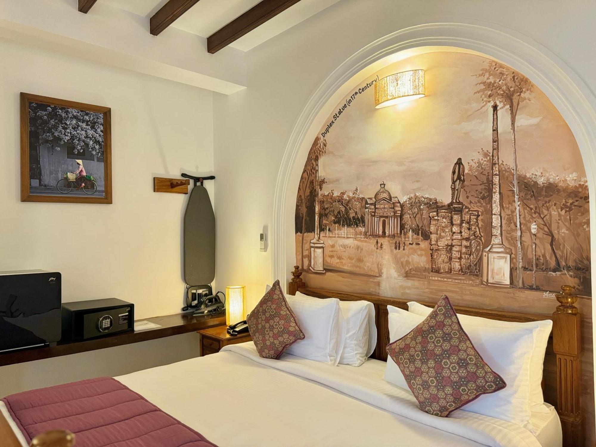 פונדיצ'רי La Plage Seaview Suites מראה חיצוני תמונה