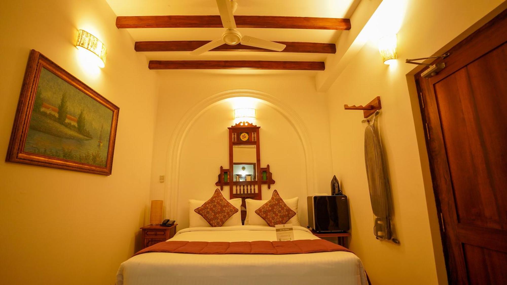 פונדיצ'רי La Plage Seaview Suites מראה חיצוני תמונה