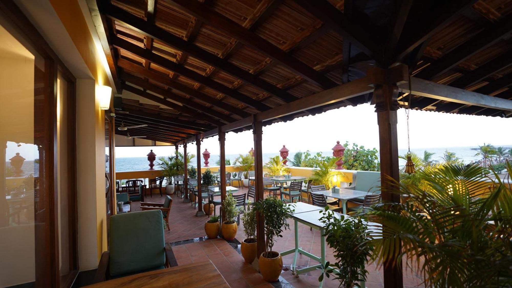 פונדיצ'רי La Plage Seaview Suites מראה חיצוני תמונה