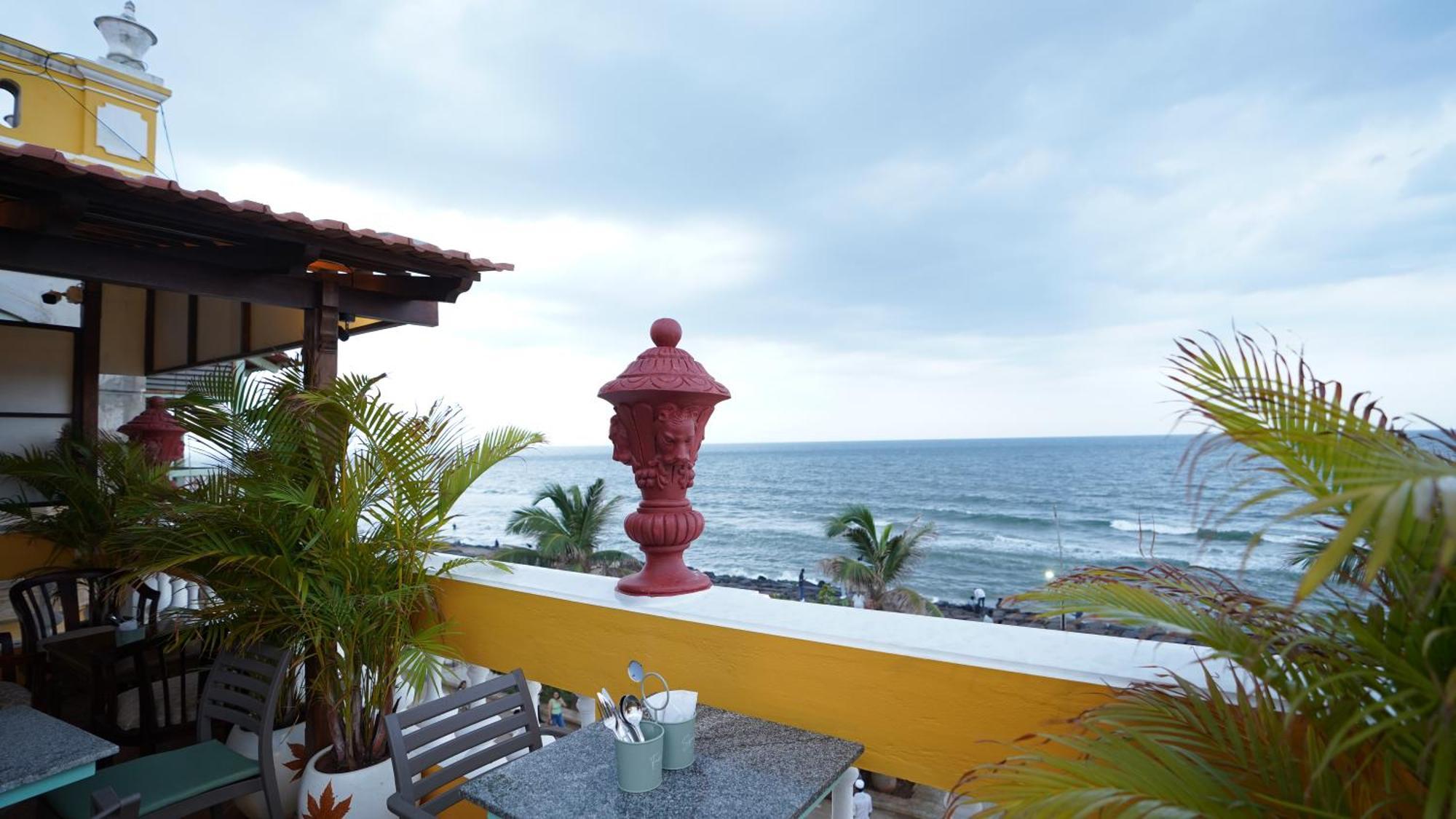 פונדיצ'רי La Plage Seaview Suites מראה חיצוני תמונה